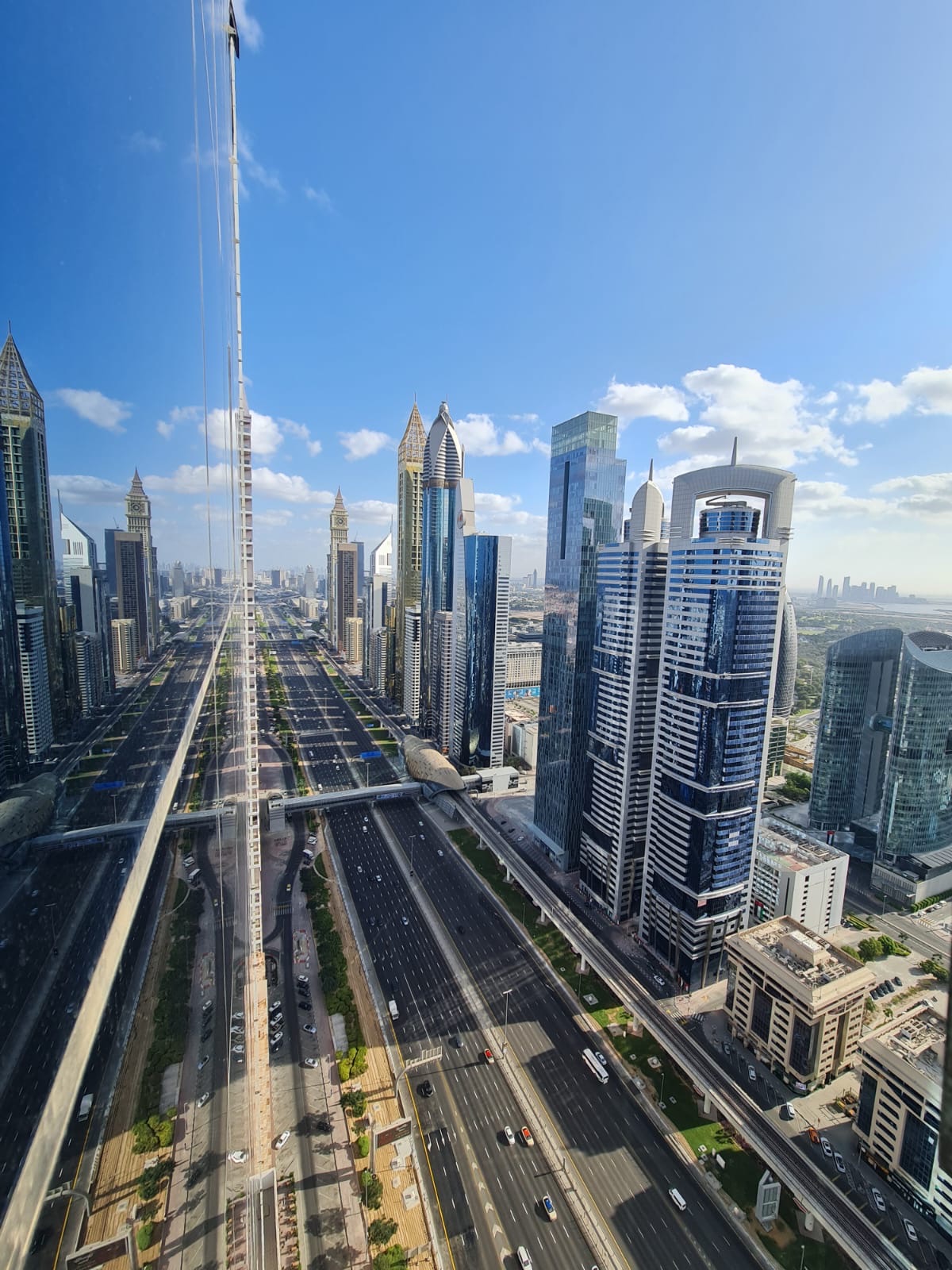 Sheikh Zayed Road, Up Close